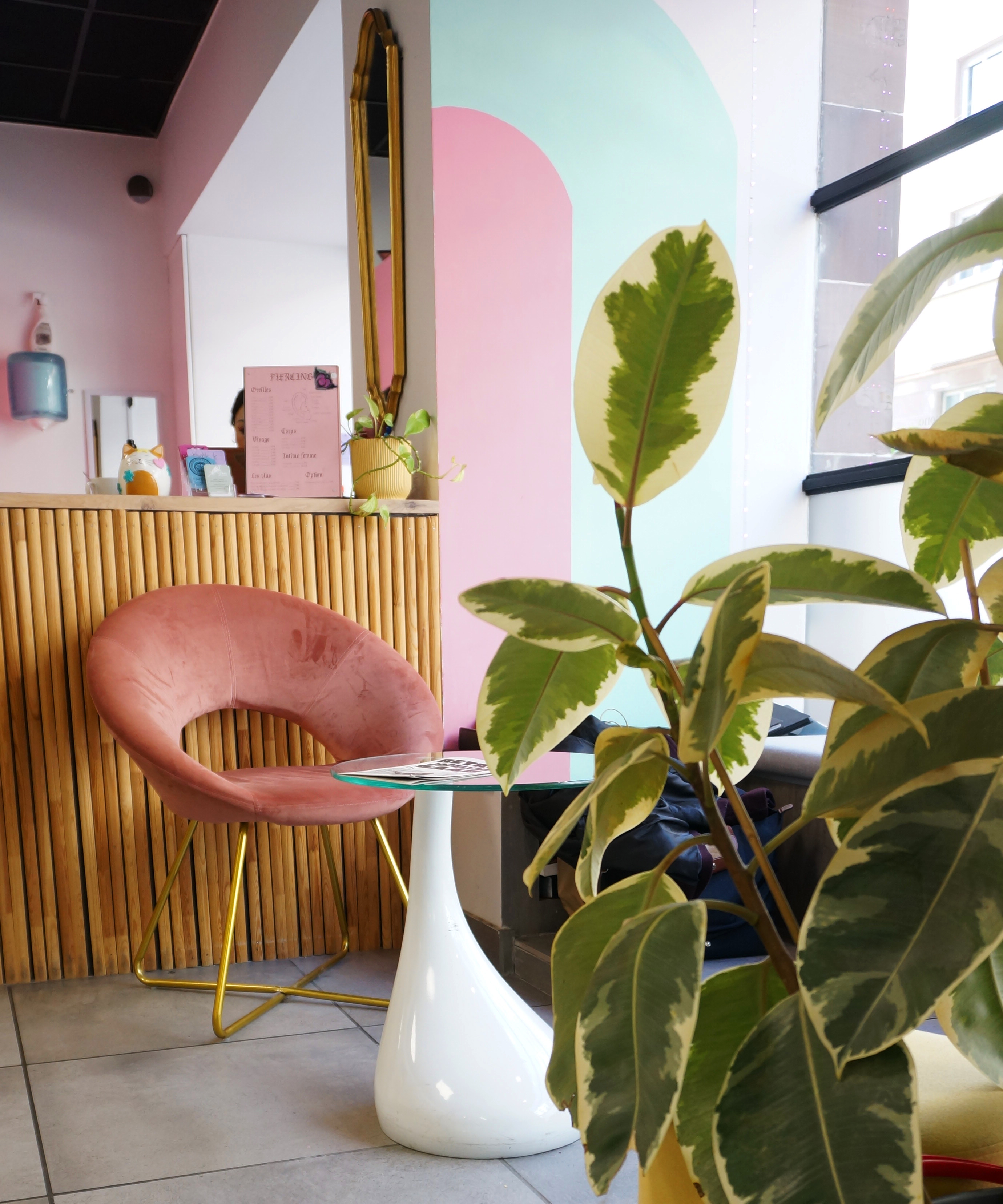 Intérieur du salon Seconde Peau